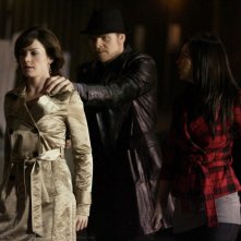 Erica Durance, Ryan McDonell ed Elise Gatien nell'episodio Crossfire di Smallville