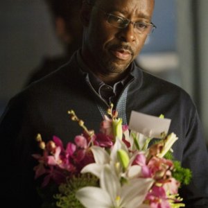FlashForward: Courtney B. Vance in una scena dell'episodio Scary Monsters and Super Creeps