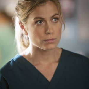 FlashForward: Sonya Walger nell'episodio Scary Monsters and Super Creeps