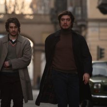 Jacopo-Maria Bicocchi e Riccardo Scamarcio in un'immagine del film La prima linea
