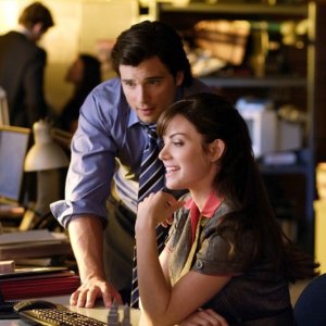 Tom Welling ed Erica Durance nell'episodio Crossfire di Smallville