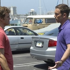 Dexter: Michael C. Hall e Desmond Harrington nell'episodio Dirty Harry