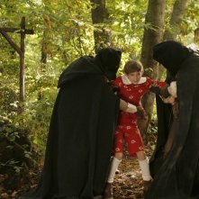 Il piccolo Robbie Kay in un momento di Pinocchio, fiction diretta da Alberto Sironi