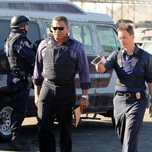 CSI New York: Gary Sinise e Laurence Fishburne nell'episodio Hammer Down