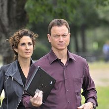CSI New York: Gary Sinise e Melina Kanakaredes nell'episodio Manhattanhenge