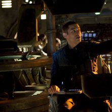 Haig Sutherland E Brian J Smith Ai Comandi In Un Momento Della Puntata Light Di Stargate Universe 136252
