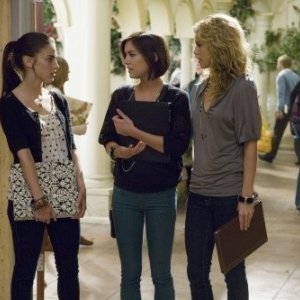 AnnaLynne McCord, Jessica Stroup e Jessica Lowndes nell'episodio Wild Alaskan Salmon di 90210