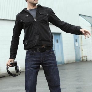 Fringe: Joshua Jackson nell'episodio Of Human Action