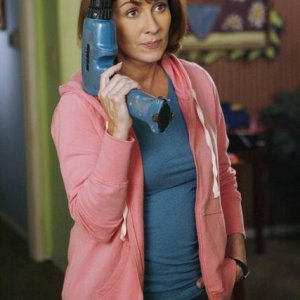 The Middle: Patricia Heaton in una scena dell'episodio The Front Door
