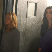 Hayden Panettiere e Madeline Zima in una scena di Strange Attractors della quarta stagione di Heroes