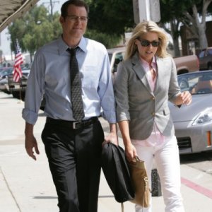 Jack Coleman e Ali Larter in una scena di Strange Attractors della quarta stagione di Heroes