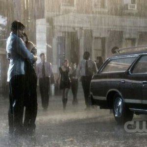 Tom Welling ed Erica Durance nell'episodio Rabid di Smallville