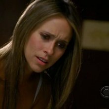 Ghost Whisperer: Jennifer Love Hewitt in una scena di 'Cause for Alarm', episodio della stagione 5