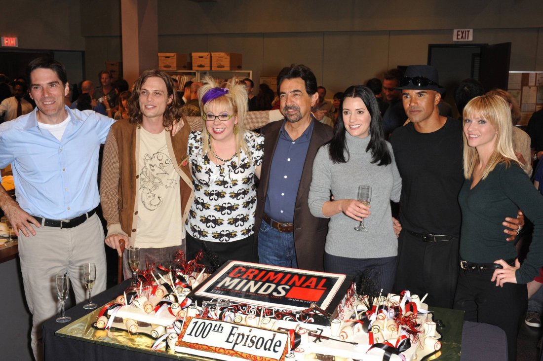 Wallpaper Il Cast Di Criminal Minds Al Party Per Il 100Esimo Episodio Negli Quixote Studios A Los Angeles Nel 2009 136644