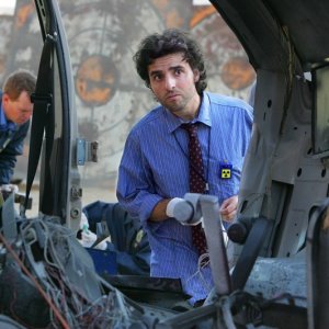 Charlie (David Krumholtz) durante l'indagine nell'episodio Dreamland di Numb3rs