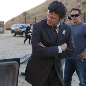 Colby (Dylan Bruno) e Floyd Mayborne (John Michael Higgins) in una sequenza dell'episodio Dreamland di Numb3rs