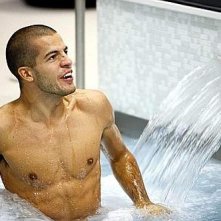 Grande Fratello 10: Giorgio Ronchini in piscina