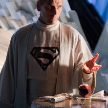 Julian Sands è Jor-El in una scena dell'episodio Kandor di Smallville