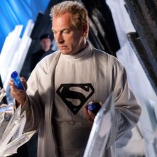 Julian Sands nella casa di ghiaccio nell'episodio Kandor di Smallville