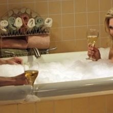 Katee Sackhoff e Simon Helberg nell'episodio The Vengeance Formulation di The Big Bang Theory