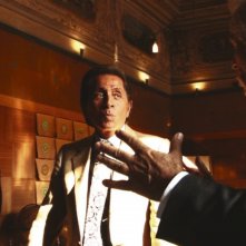 Lo stilista Valentino nel documentario Valentino: L'ultimo imperatore, di Matt Tyrnauer