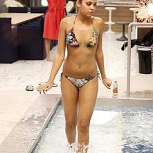 Una foto di Mara Adriani, concorrente del Grande Fratello 10, in bikini