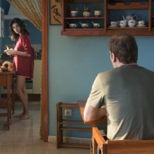 Una sensuale Penelope Cruz (sullo sfondo) in una scena del film Los Abrazos Rotos