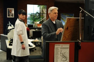 Abby (Pauley Perrette) e Gibbs (Mark Harmon) nell'episodio Power Down di Navy NCIS