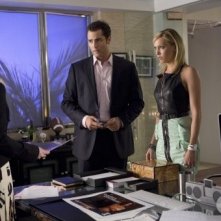 Melrose Place: Heather Locklear, Victor Webster e Katie Cassidy nell'episodio Cahuenga
