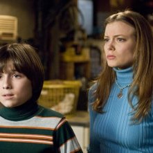 Gillian Jacobs con Sam Oz Stone in una scena di The Box