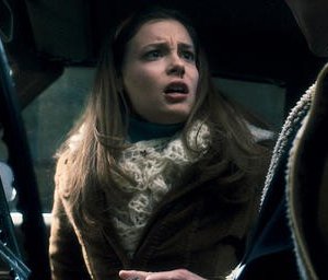 Gillian Jacobs in una scena di The Box