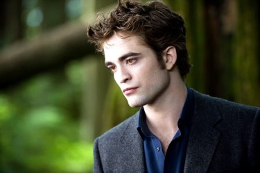 Lo splendido Edward Cullen (Robert Pattinson) nel film della Saga Twilight: New Moon