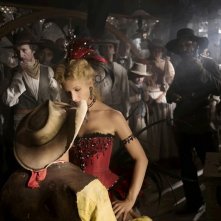 Lucky Luke (Jean Dujardin) e Belle (Alexandra Lamy) in una scena del film Lucky Luke