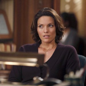 Law & Order: Alana De La Garza nell'episodio Dignity