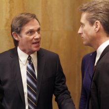 Law & Order: Richard Thomas e Linus Roache nell'episodio Dignity