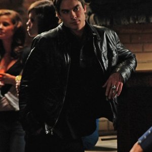 Una scena dell'episodio 162 Candles di The Vampire Diaries con Ian Somerhalder