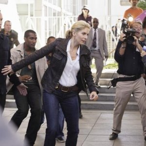 V: Elizabeth Mitchell in una scena dell'episodio A Bright New Day