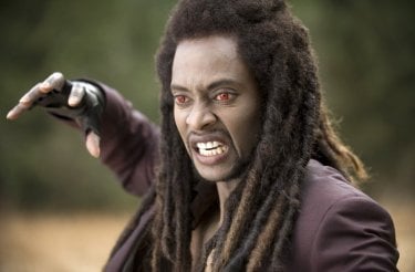 Edi Gathegi interpreta Laurent in una sequenza del film New Moon