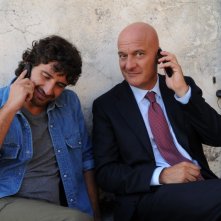 Alessandro Siani e Claudio Bisio sono i protagonisti del remake italiano di Benvenuti al Sud
