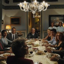 Riccardo Scamarcio, Alessandro Preziosi, Elena Sofia Ricci, Lunetta Savino e Ennio Fantastichini in una scena di Mine vaganti