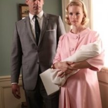 Mad Men: January Jones e Jon Hamm in una scena dell'episodio The Fog