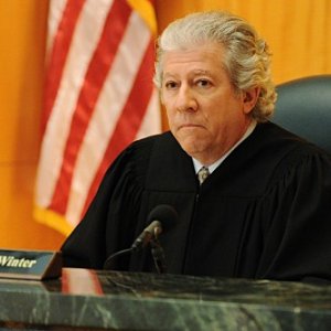 The Good Wife: Peter Riegert in una scena dell'episodio Unprepared