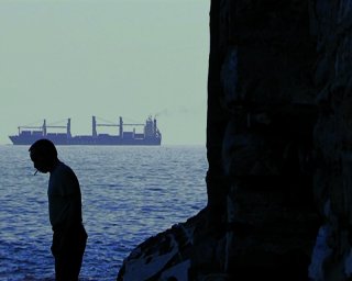 Una scena del film La bocca del lupo di Pietro Marcello