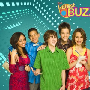 Un wallpaper della serie TV The Latest Buzz