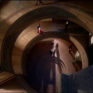 Una scena inquietante del film Sette note in nero (1977)