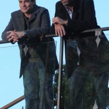 Hugh Laurie e Robert Sean Leonard in una scena di Known Unknowns dalla sesta stagione di Dr. House: Medical Division