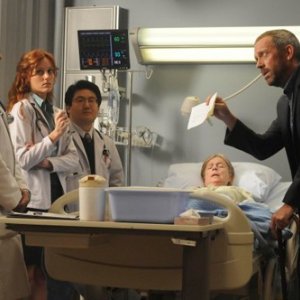 Hugh Laurie in una scena di Brave Heart dalla sesta stagione di Dr. House: Medical Division