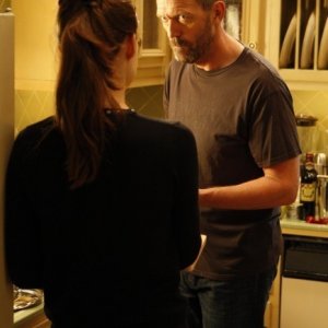 Hugh Laurie in una scena di Epic Fail dalla sesta stagione di Dr. House: Medical Division