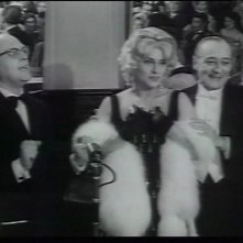 Anna Magnani e Totò in una scena di Risate di gioia