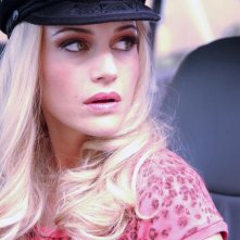 Carla Gugino in una scena di Women in Trouble